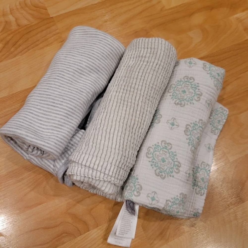 Carter's Swaddle Me 100% Cotton Recieving Blanket Swaddle Blanket Bundle